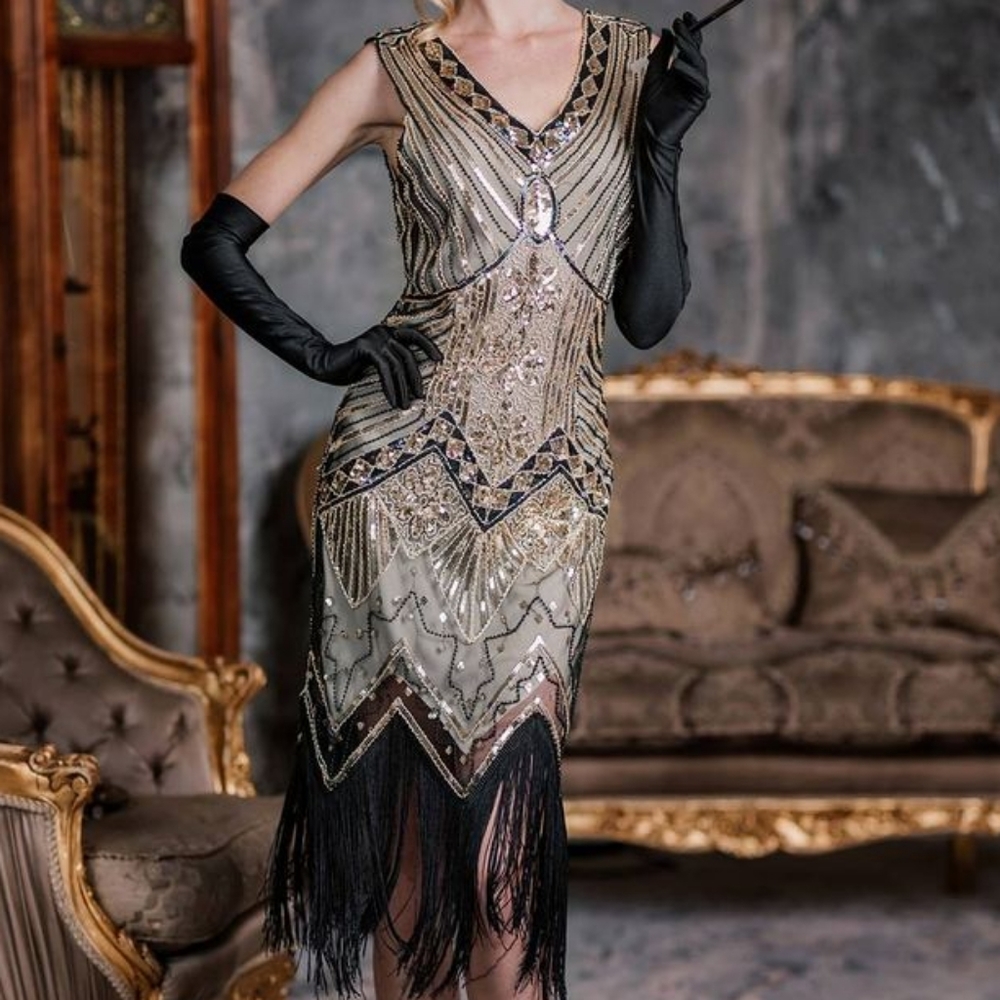 Flapper Art Deco1920s- style sequinned dress
